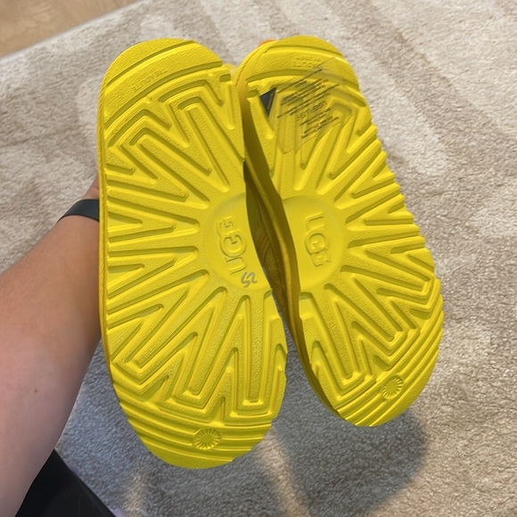 •UGG• Neumel Boot - Picture 9 of 10